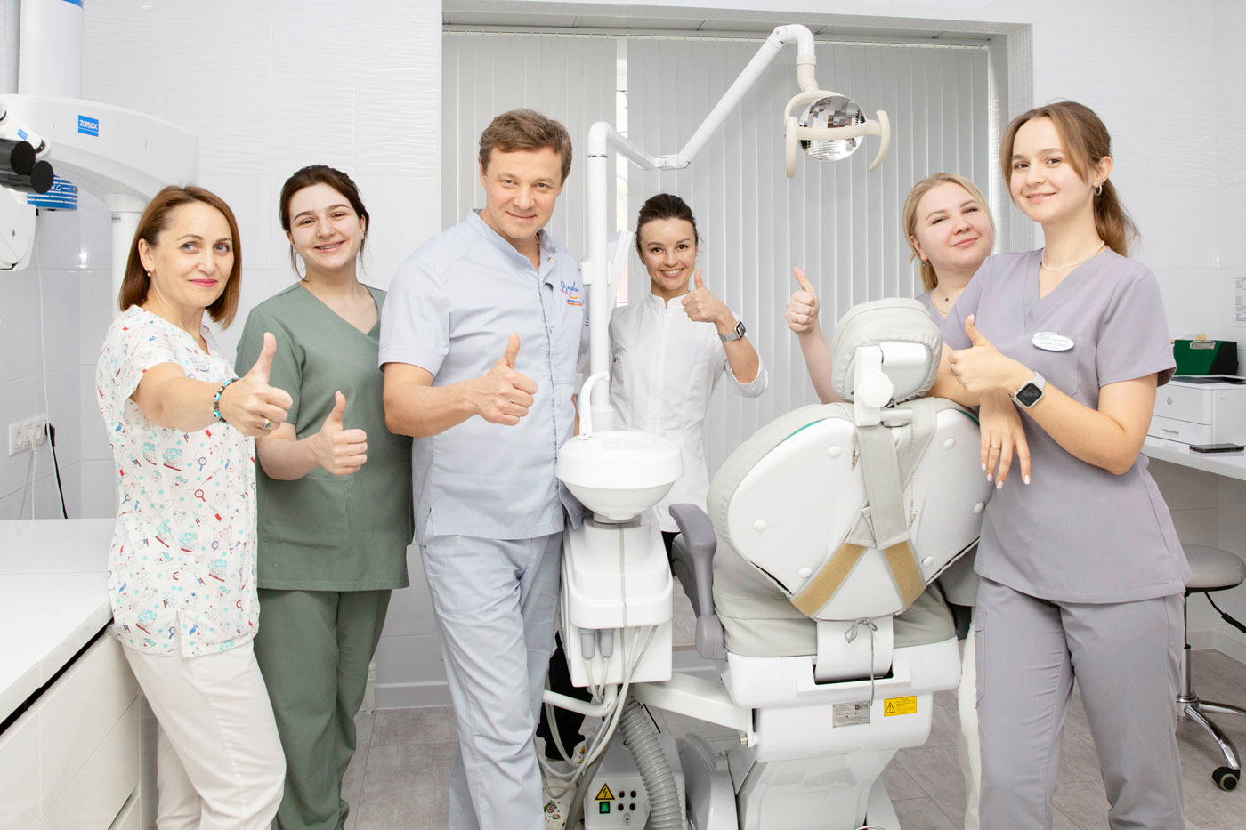 Коллектив врачей-стоматологов клиники Визави